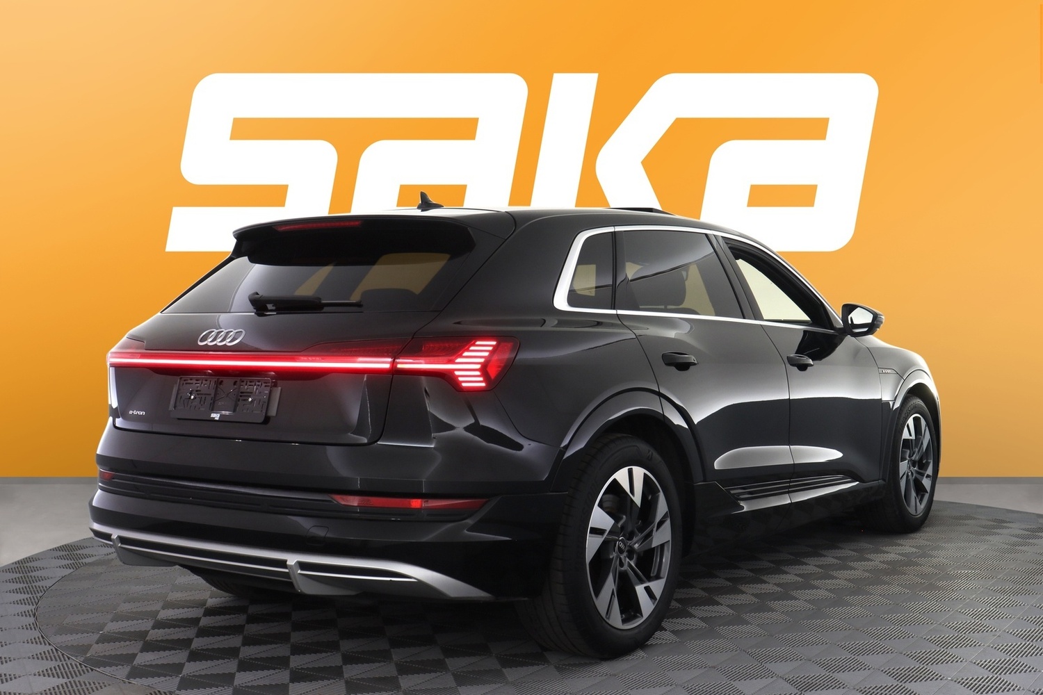 Audi e-tron vaihtoauto
