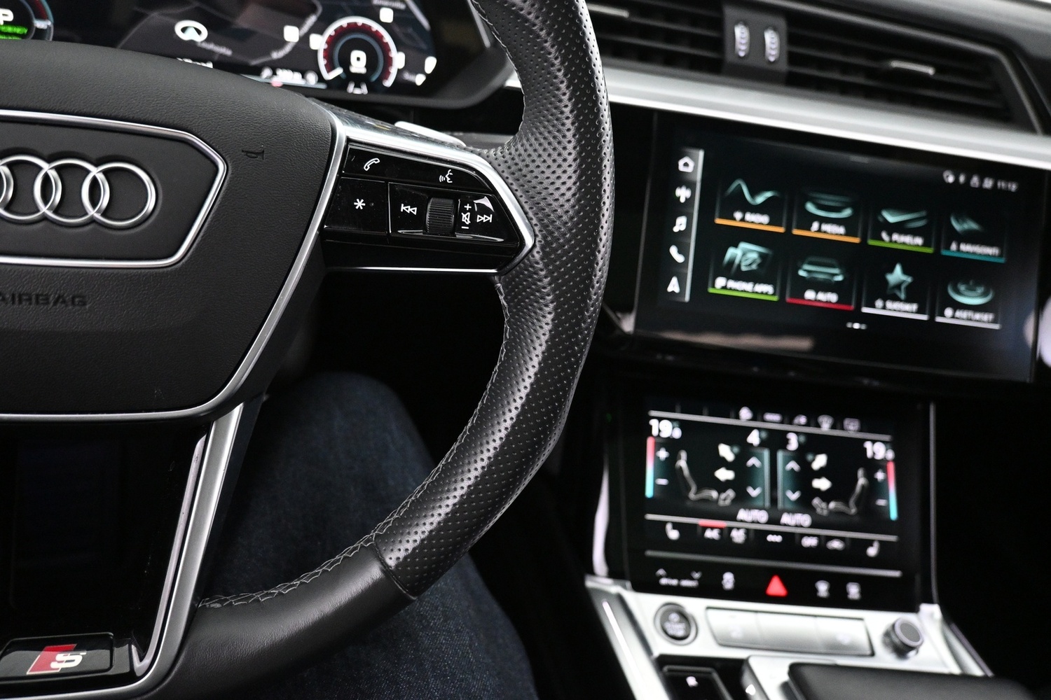 Audi e-tron vaihtoauto