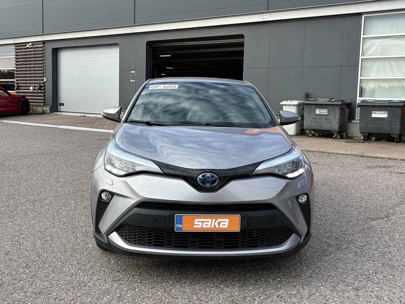 Toyota C-HR vaihtoauto