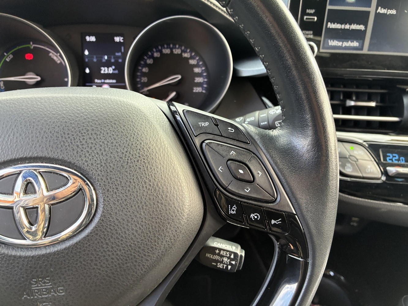 Toyota C-HR vaihtoauto