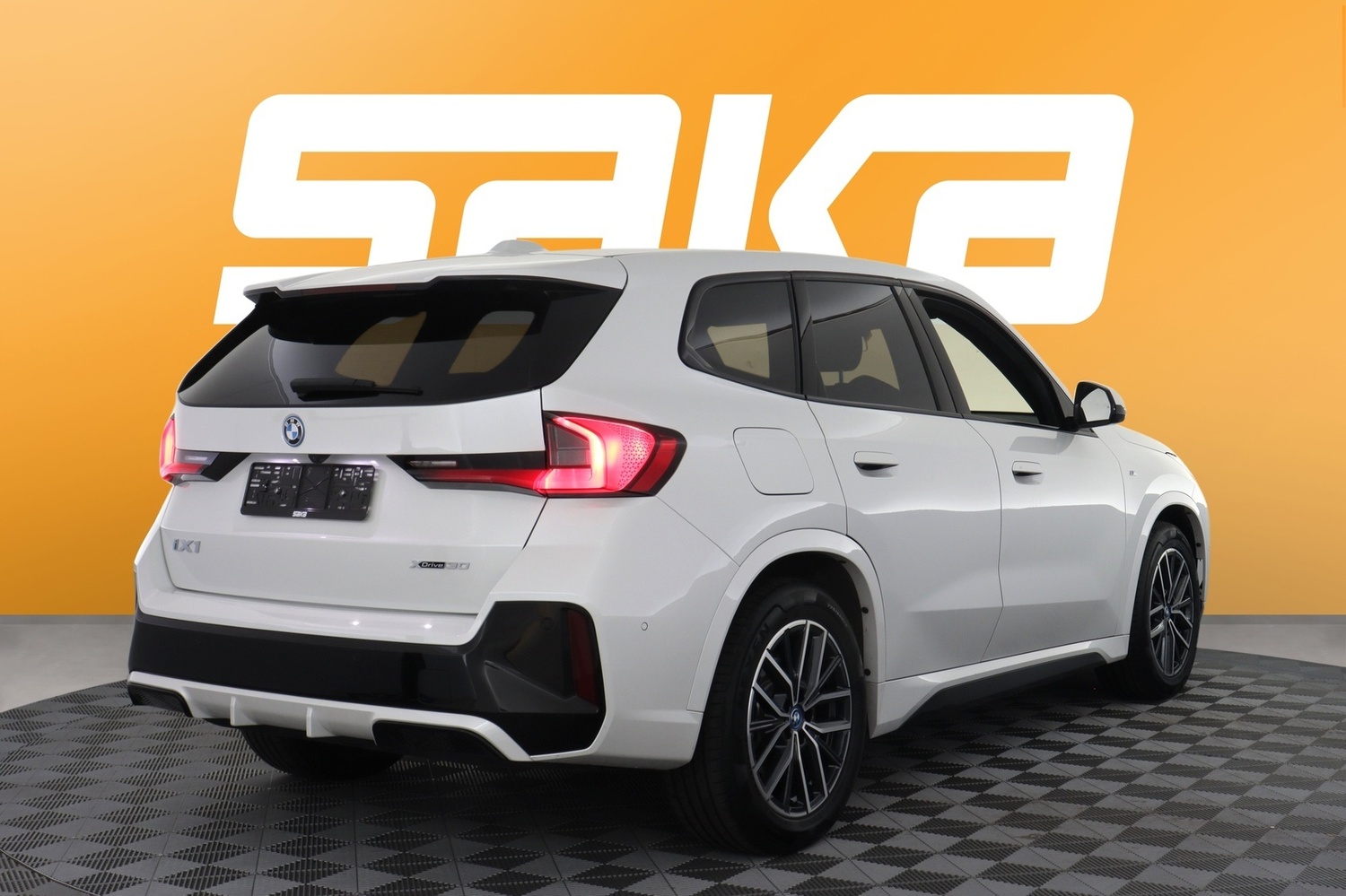 BMW iX1 vaihtoauto