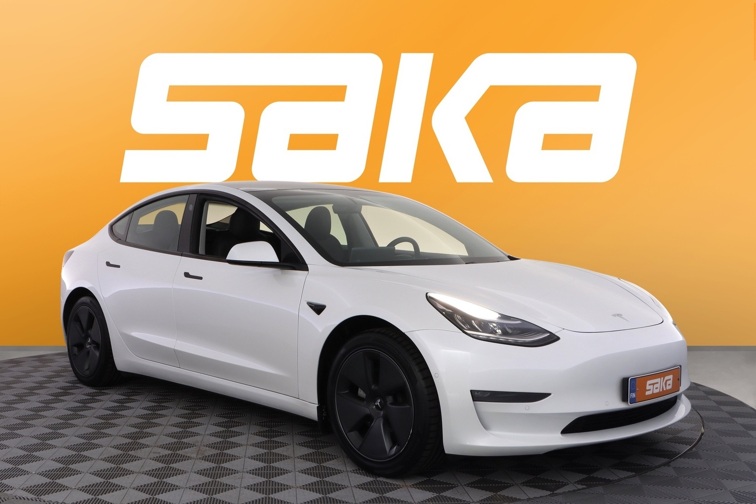 Tesla Model 3 vaihtoauto
