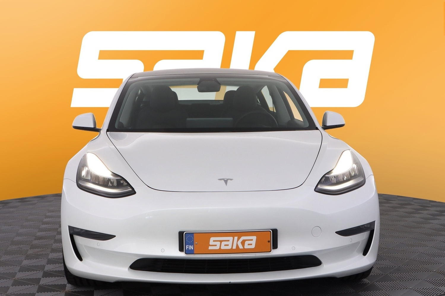 Tesla Model 3 vaihtoauto