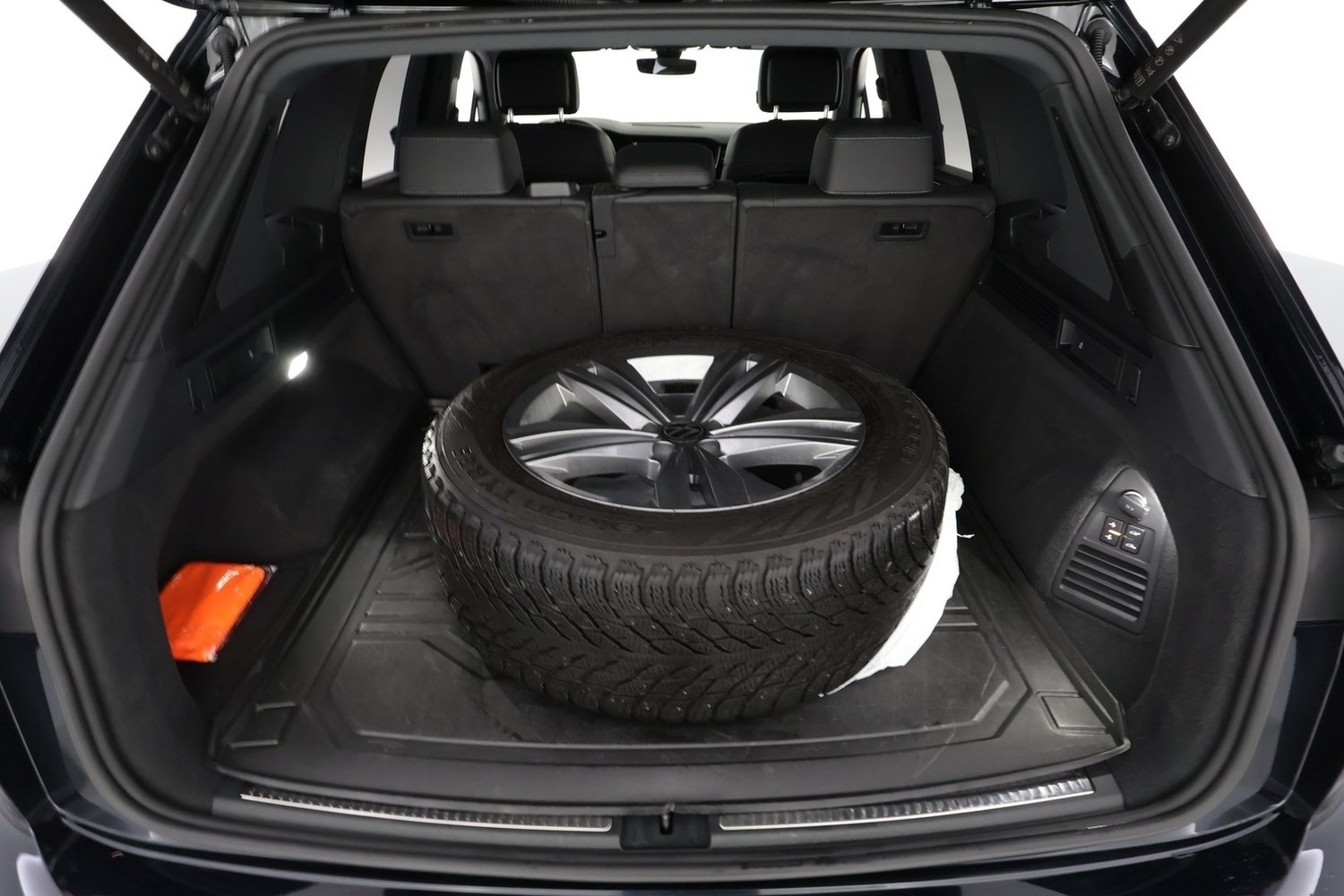 Volkswagen Touareg vaihtoauto