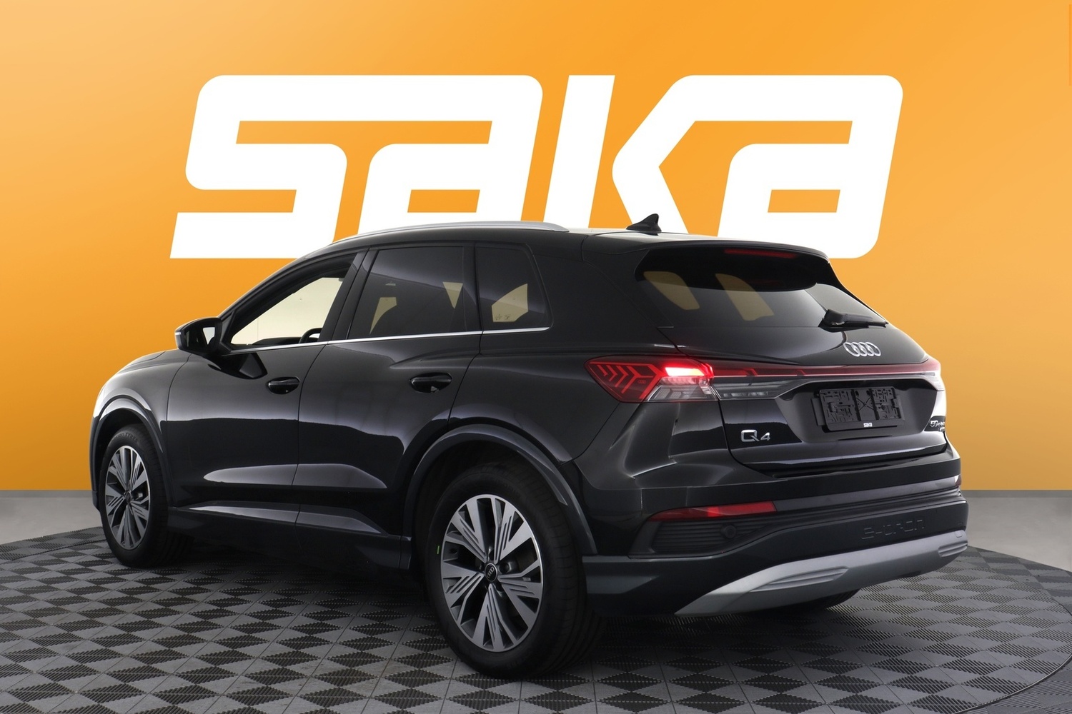 Audi Q4 e-tron vaihtoauto