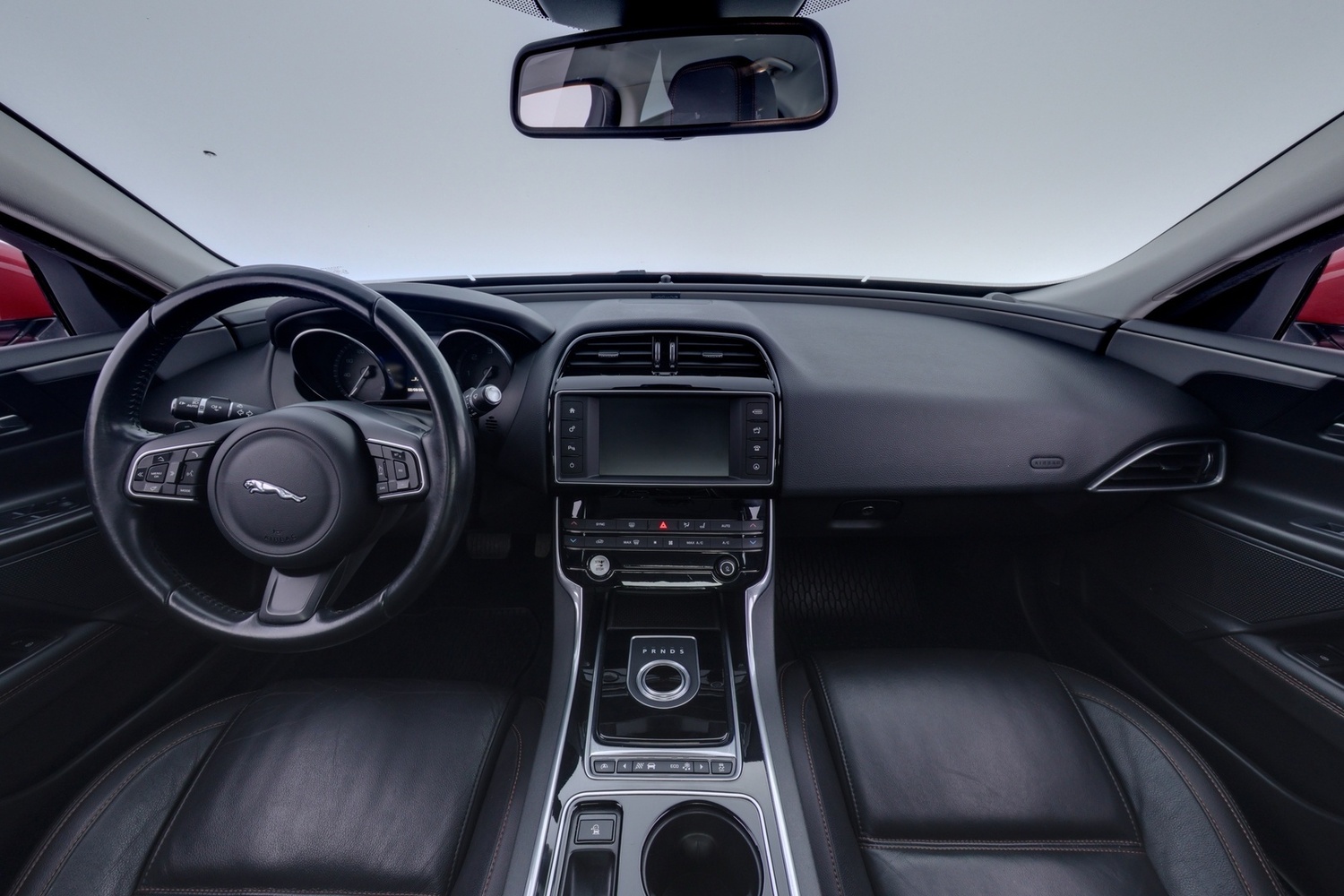 Jaguar XE vaihtoauto