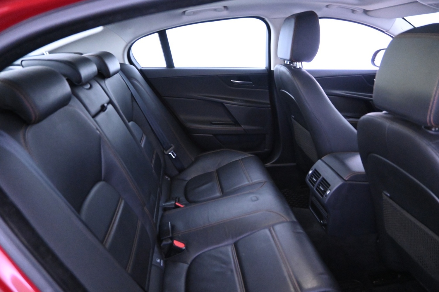 Jaguar XE vaihtoauto
