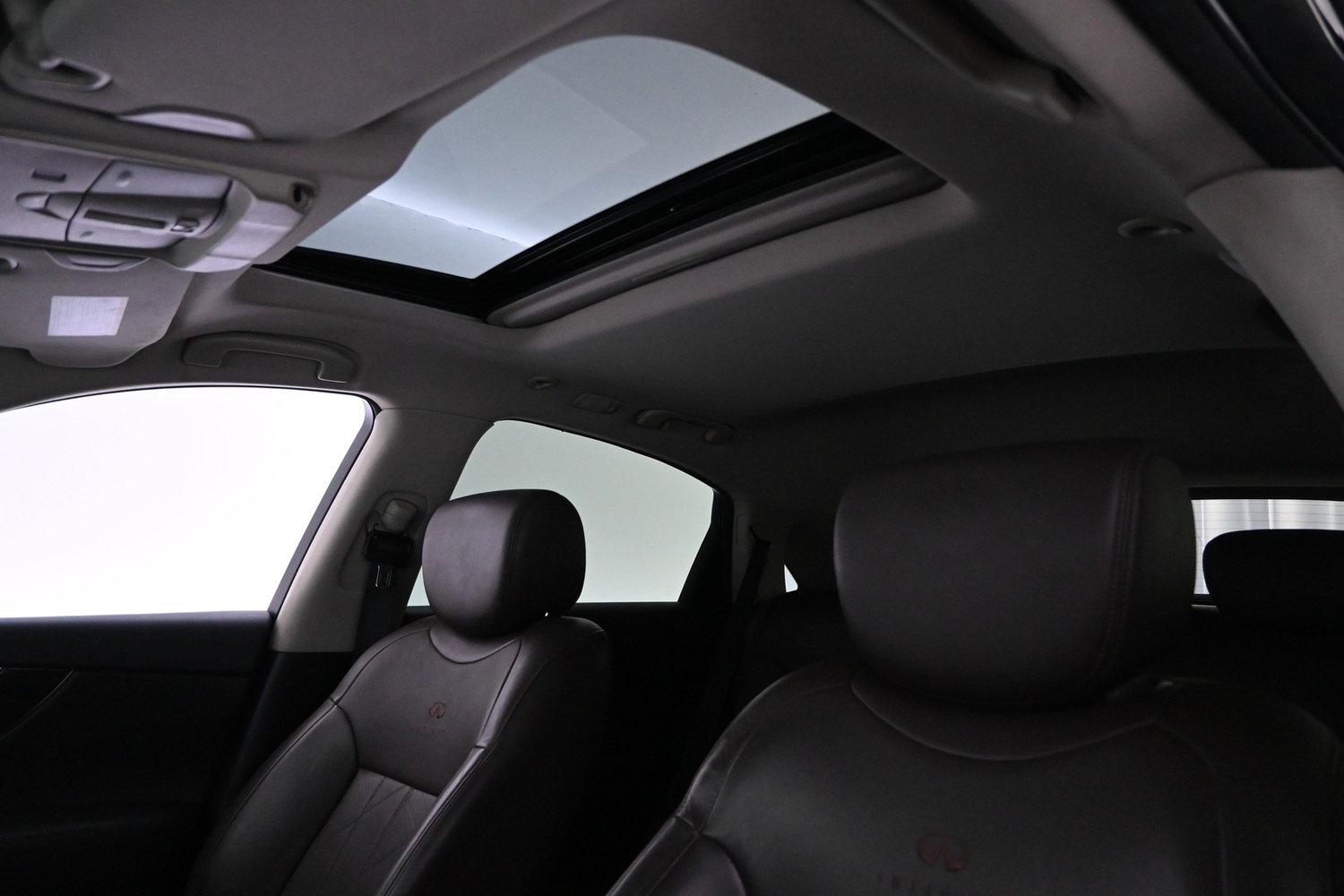 Infiniti FX30d vaihtoauto