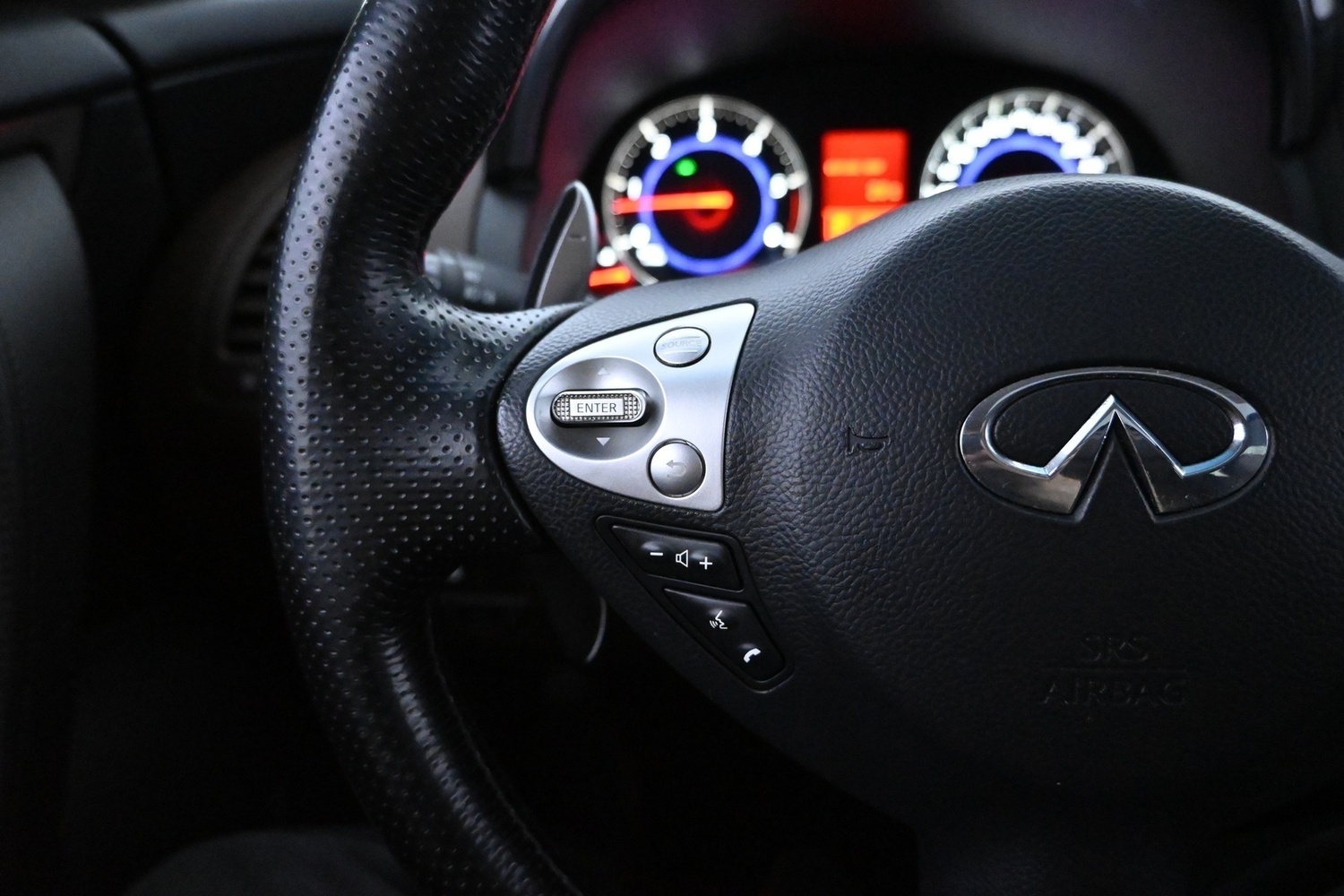 Infiniti FX30d vaihtoauto