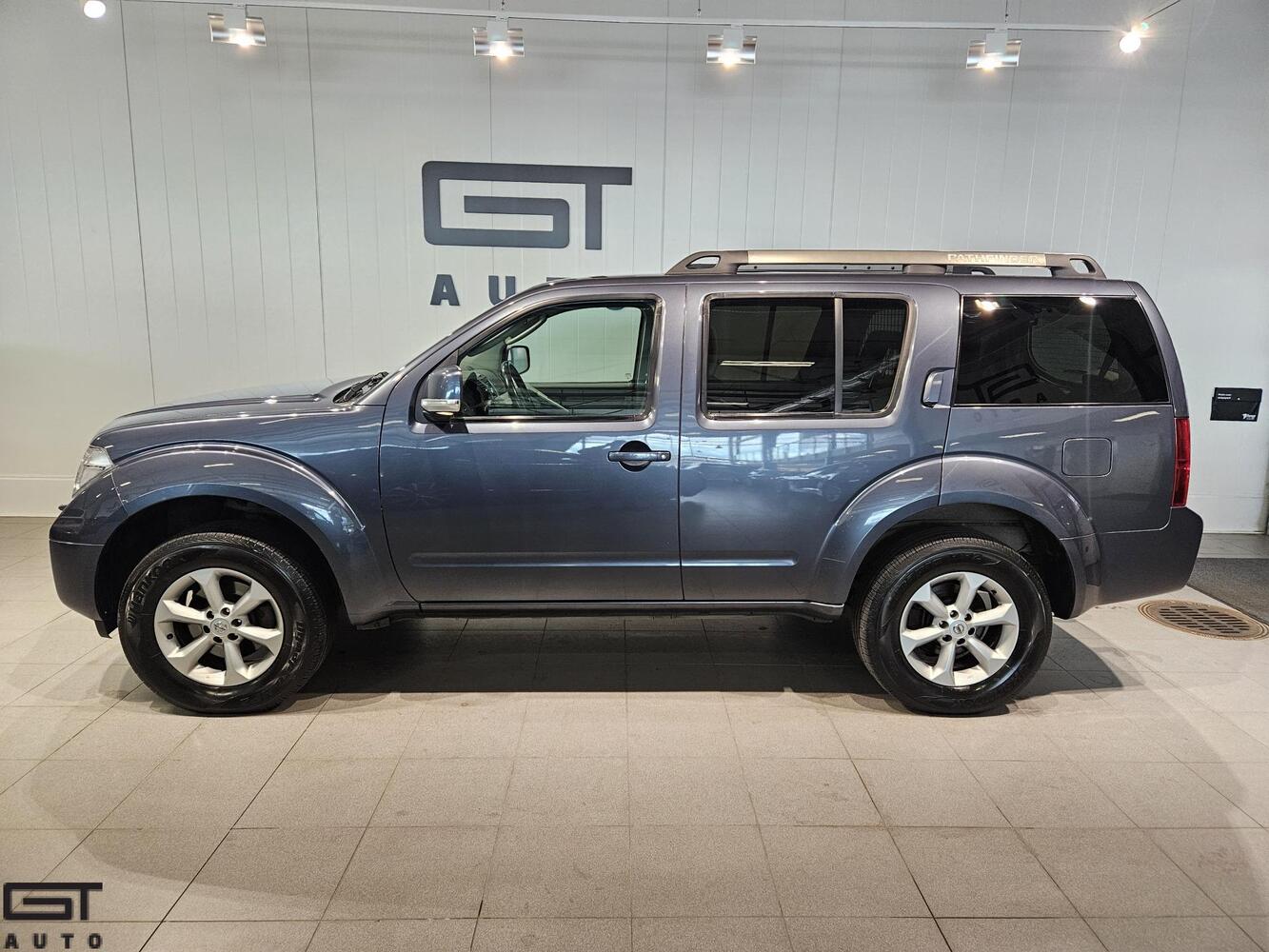 Nissan Pathfinder vaihtoauto