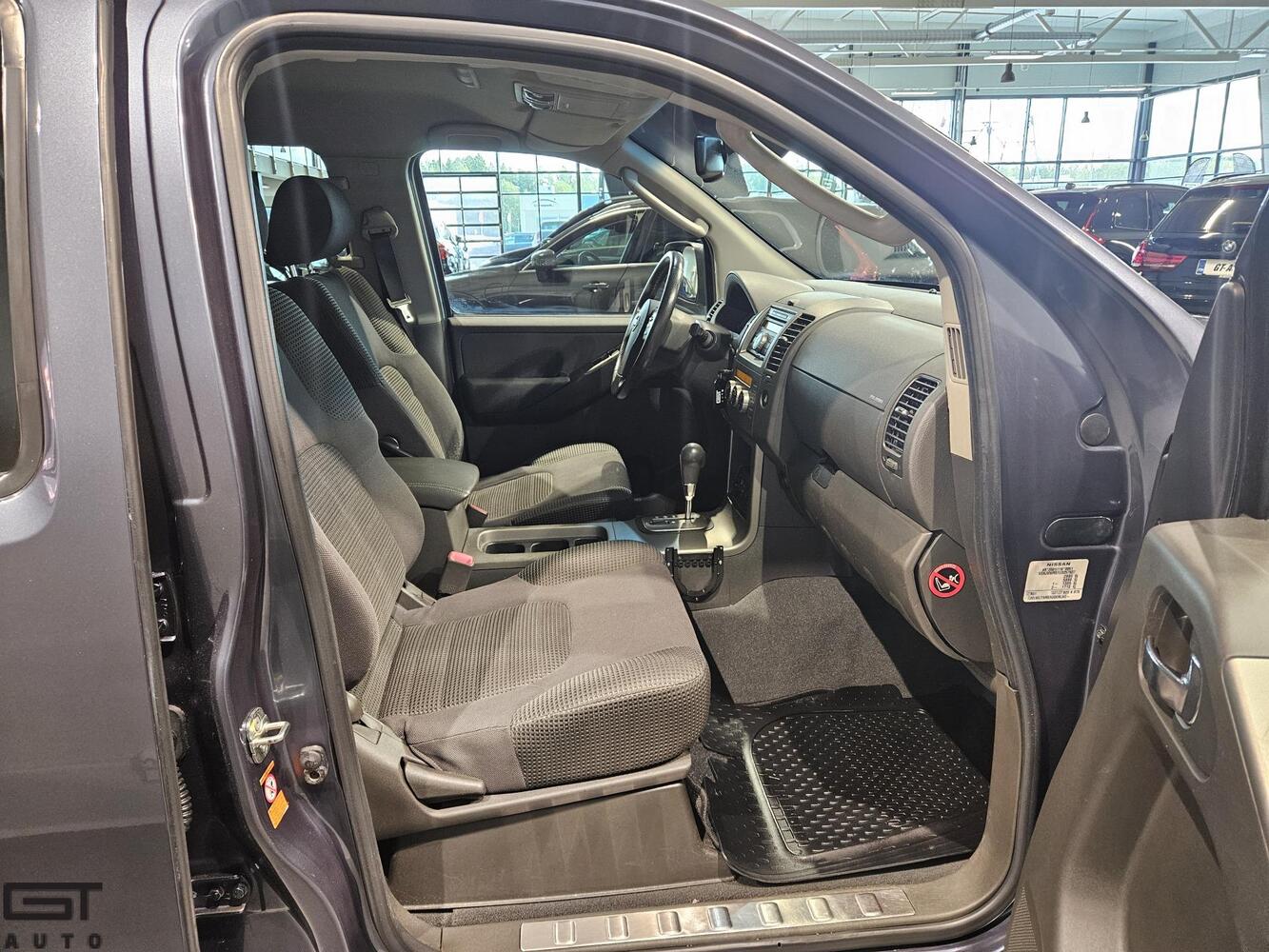Nissan Pathfinder vaihtoauto