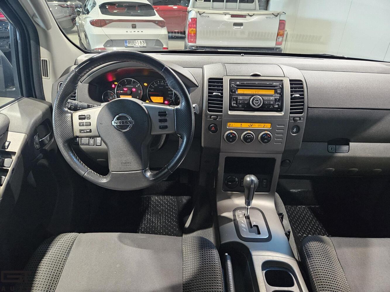 Nissan Pathfinder vaihtoauto