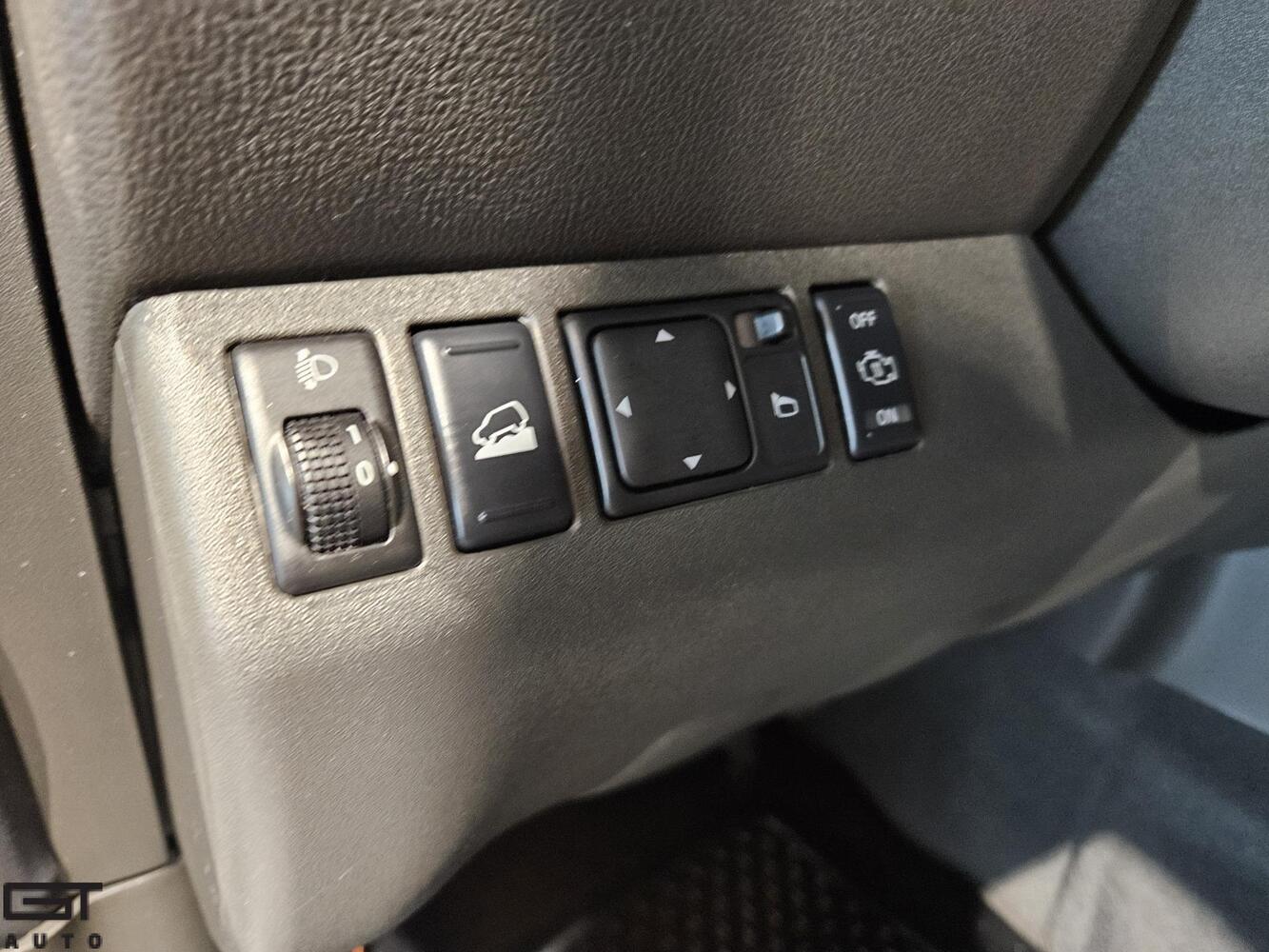 Nissan Pathfinder vaihtoauto