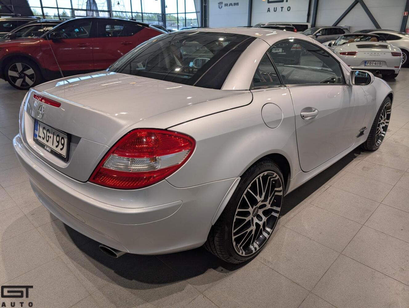 Mercedes-Benz SLK vaihtoauto