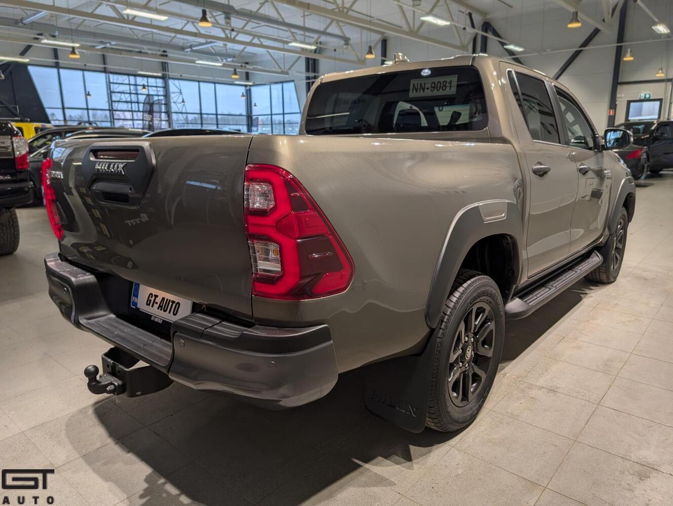 Toyota Hilux vaihtoauto