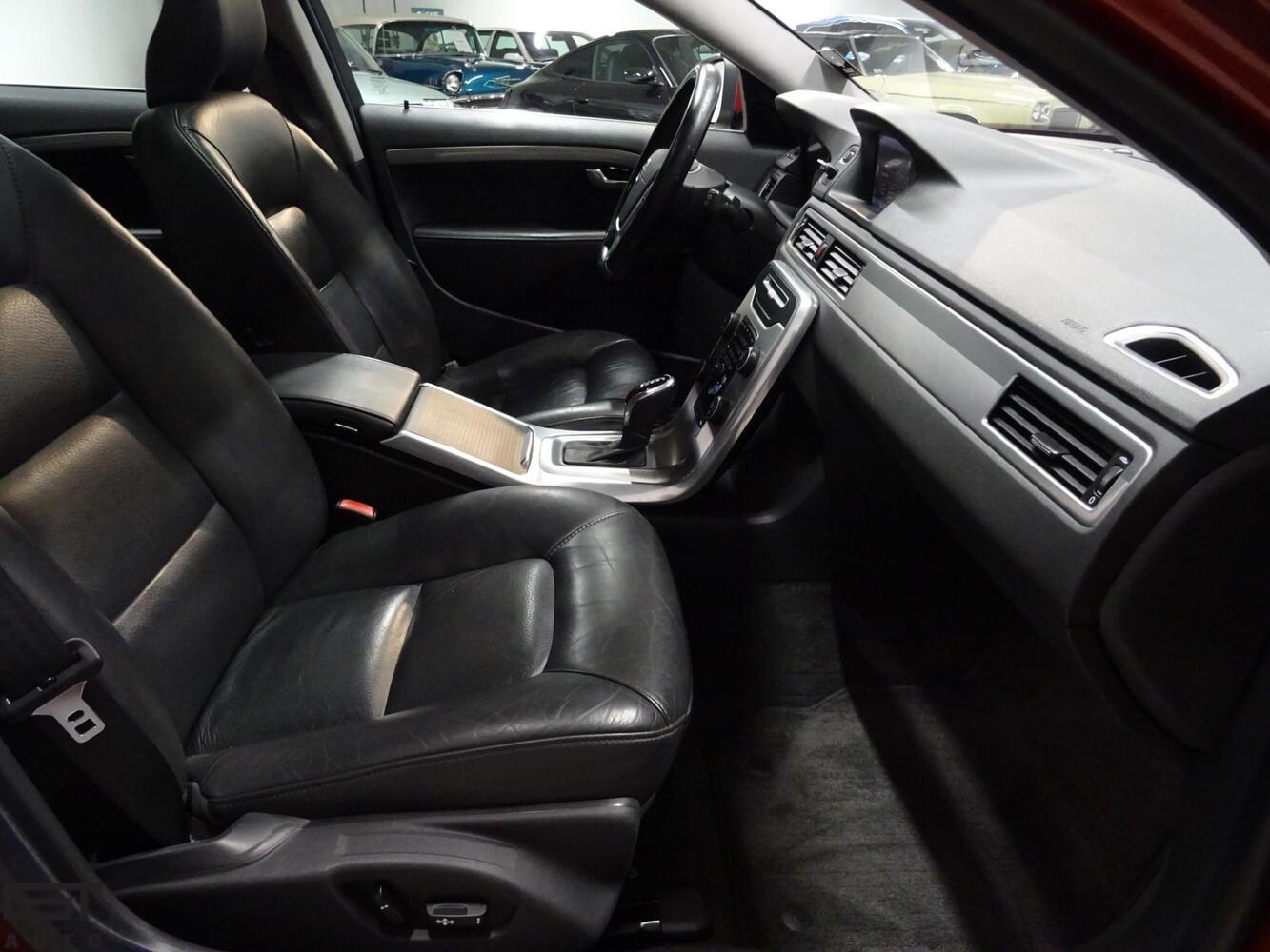 Volvo V70 vaihtoauto