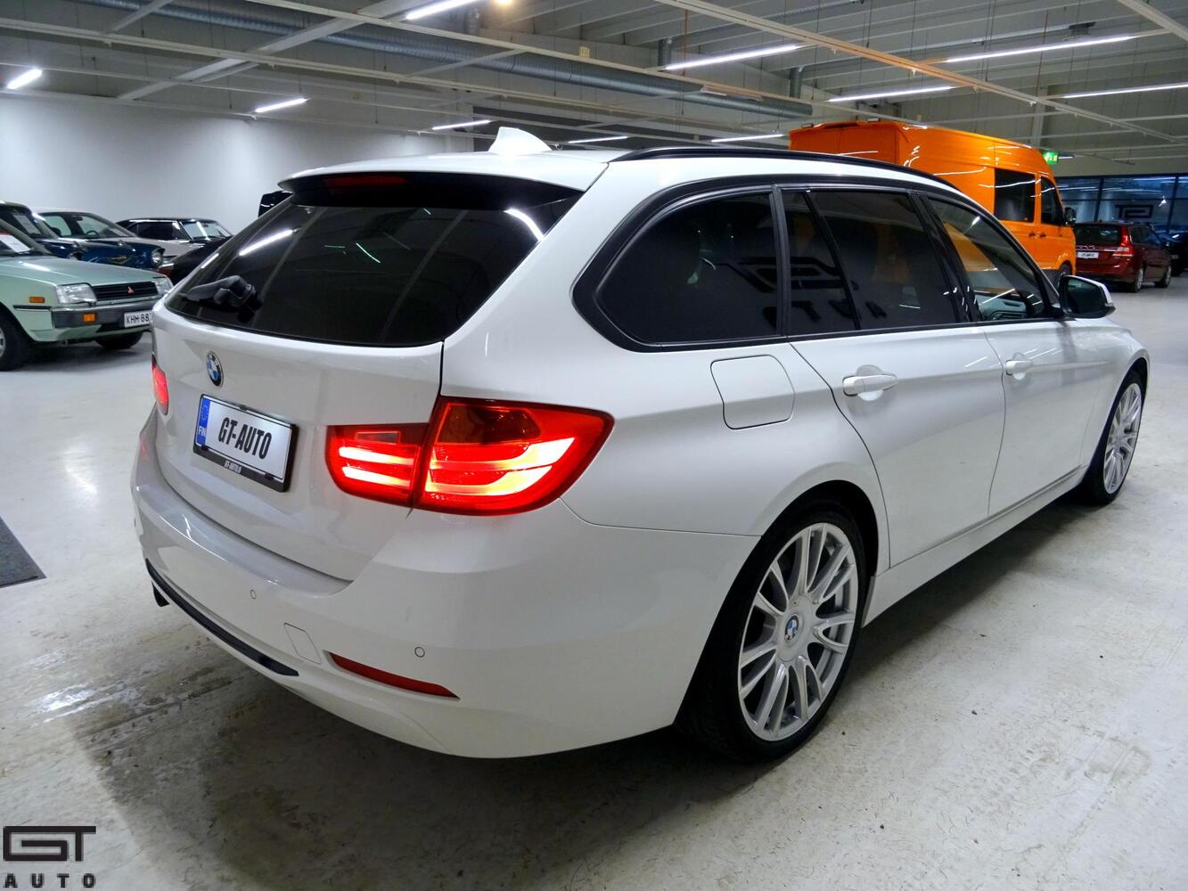 BMW 330 vaihtoauto
