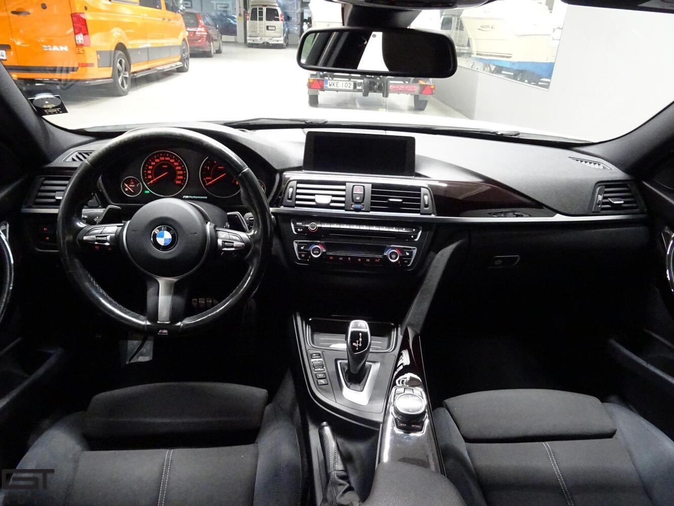 BMW 330 vaihtoauto