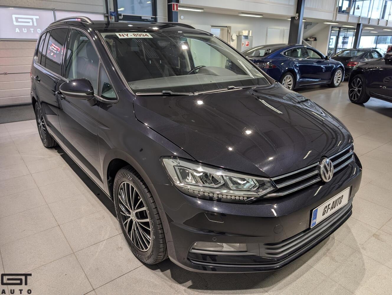 Volkswagen Touran vaihtoauto