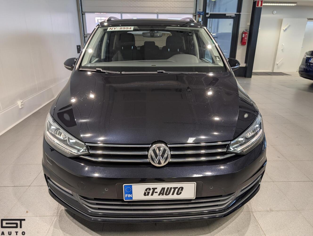Volkswagen Touran vaihtoauto