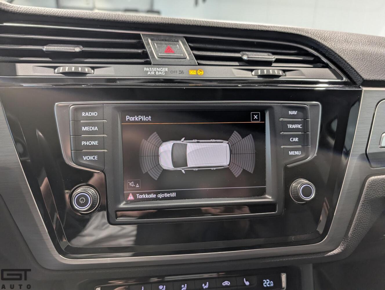 Volkswagen Touran vaihtoauto
