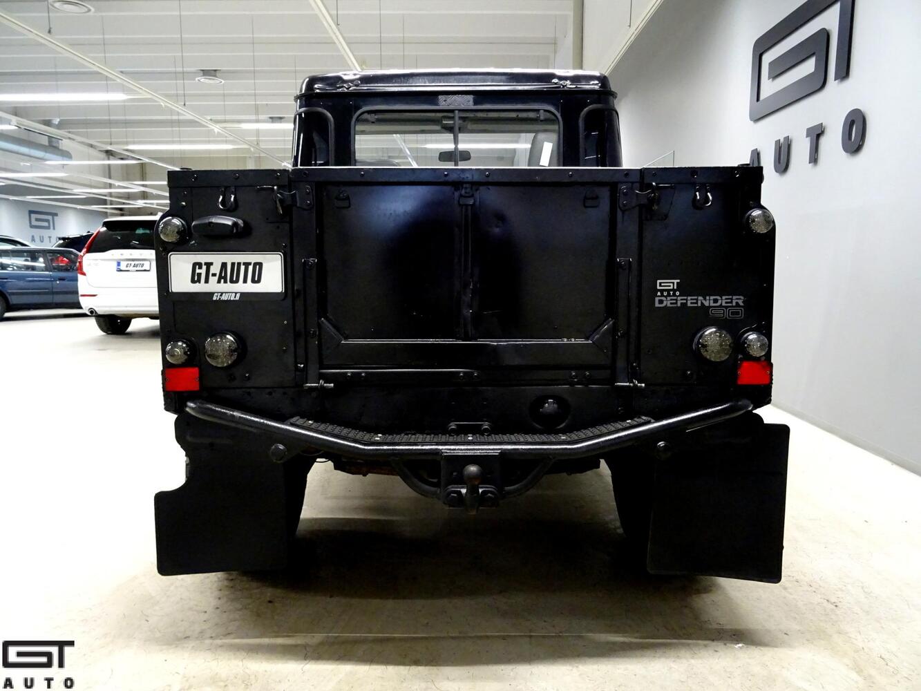 Land Rover Defender vaihtoauto