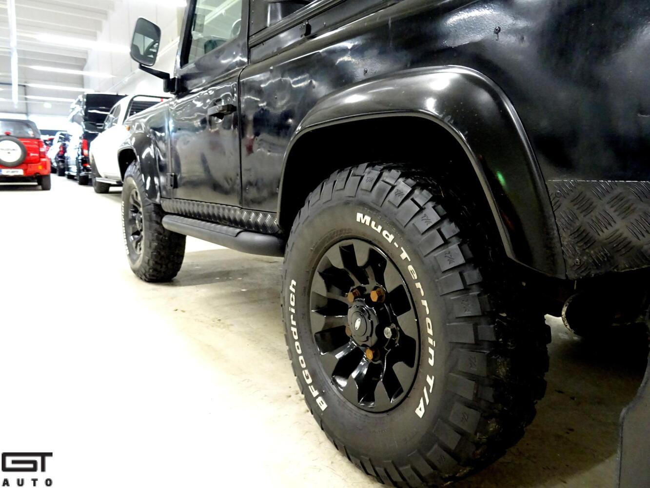 Land Rover Defender vaihtoauto