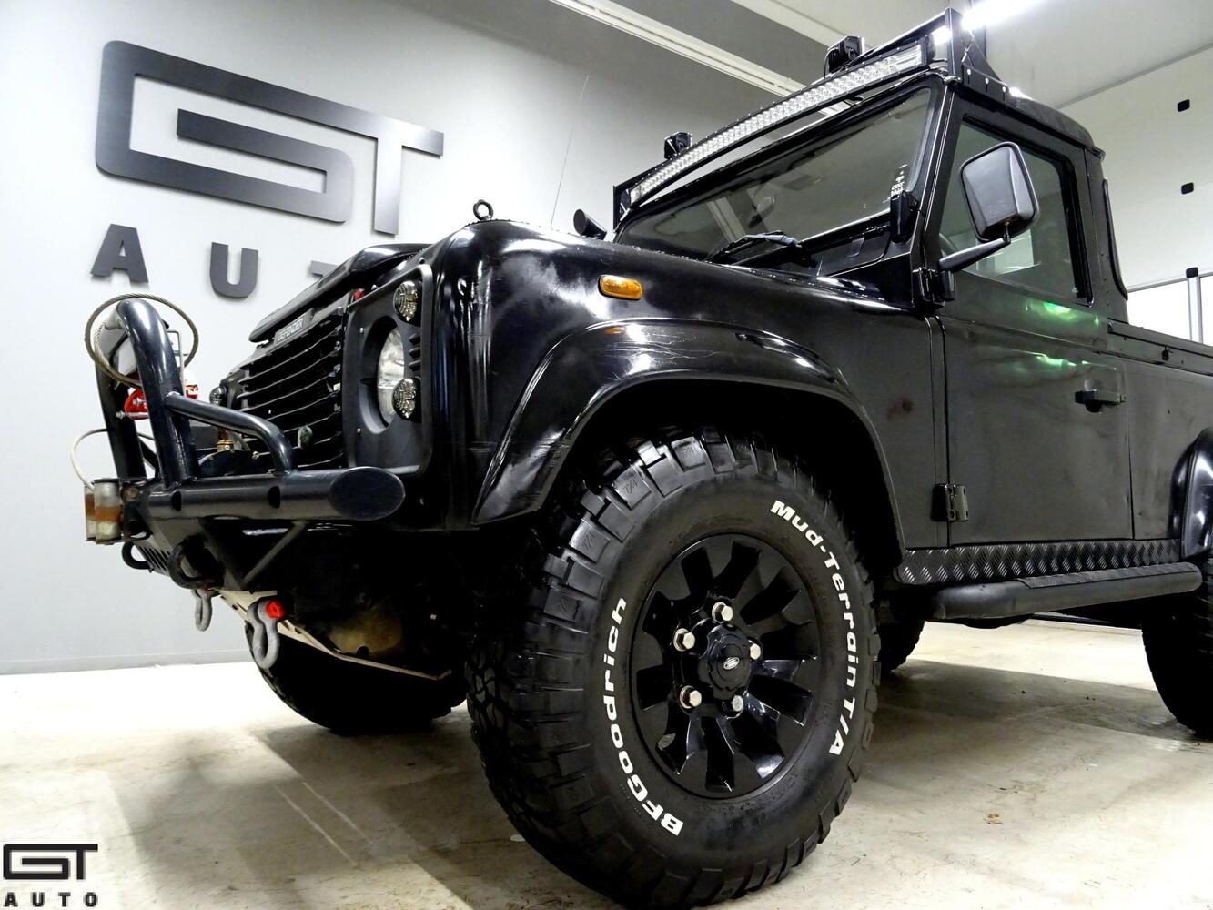 Land Rover Defender vaihtoauto