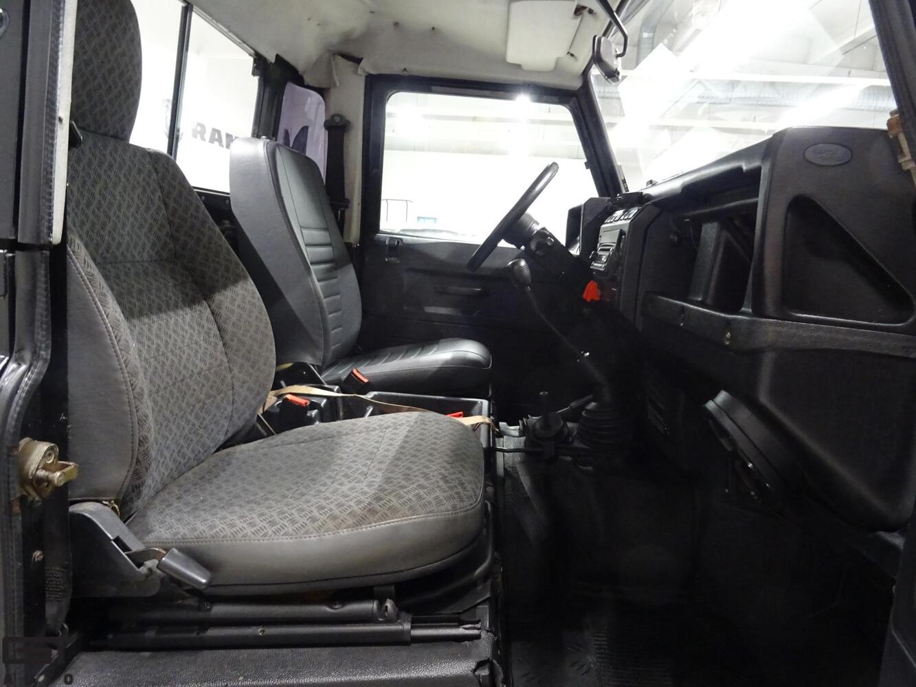 Land Rover Defender vaihtoauto
