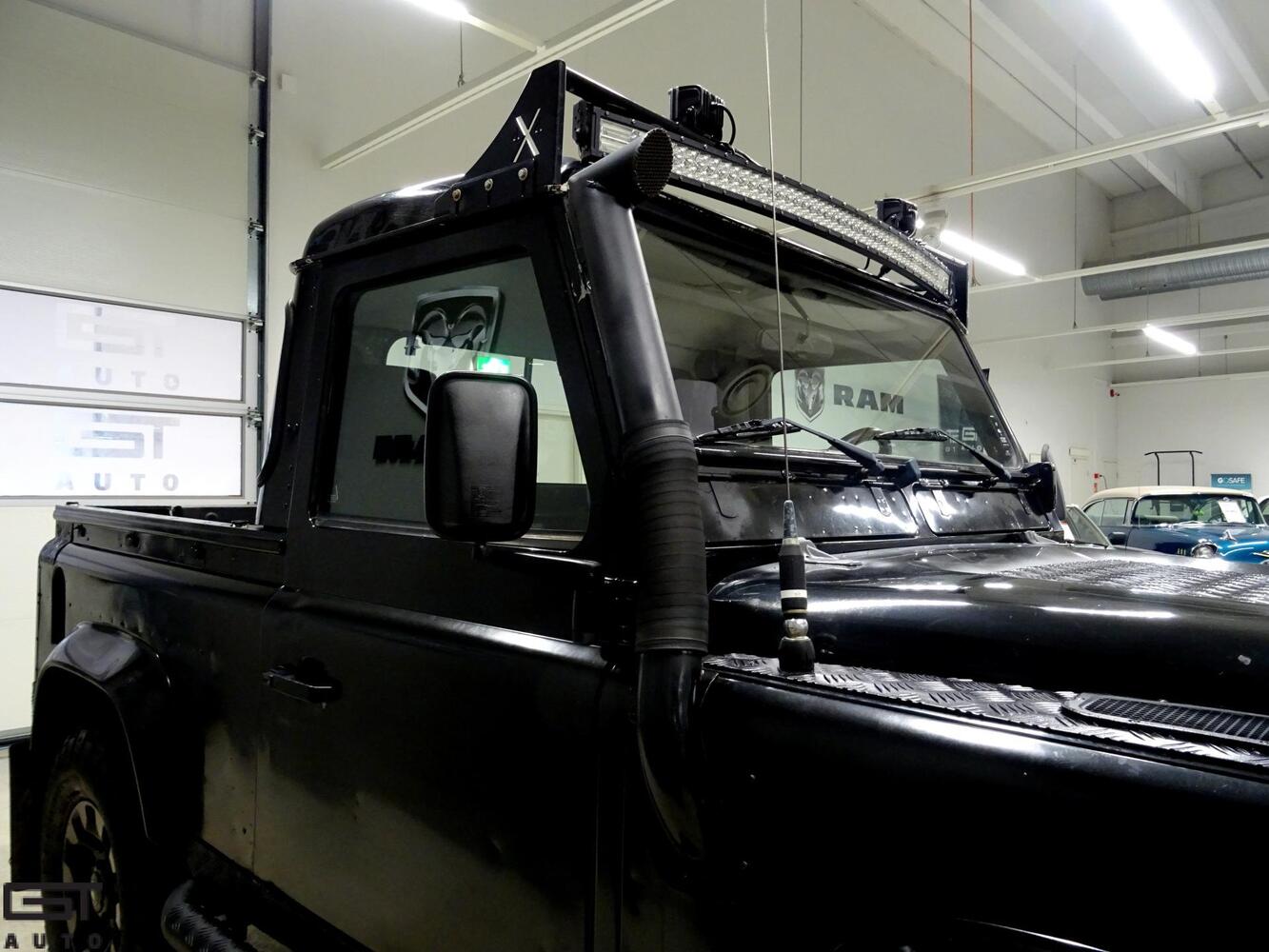 Land Rover Defender vaihtoauto