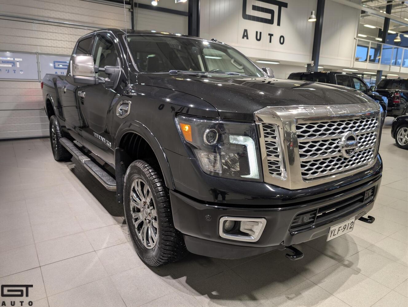 Nissan Titan vaihtoauto
