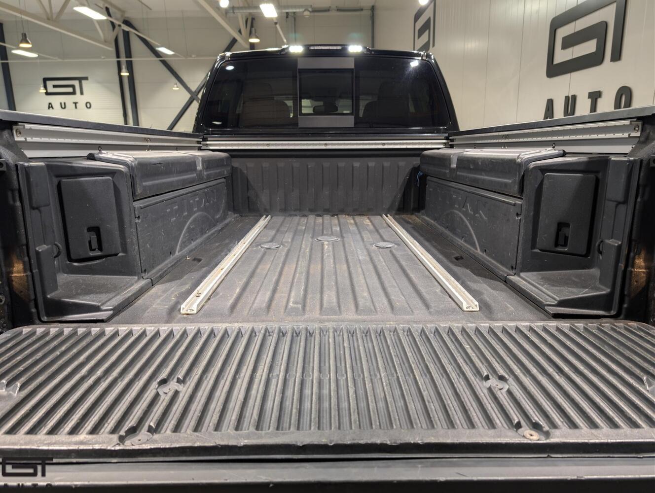 Nissan Titan vaihtoauto