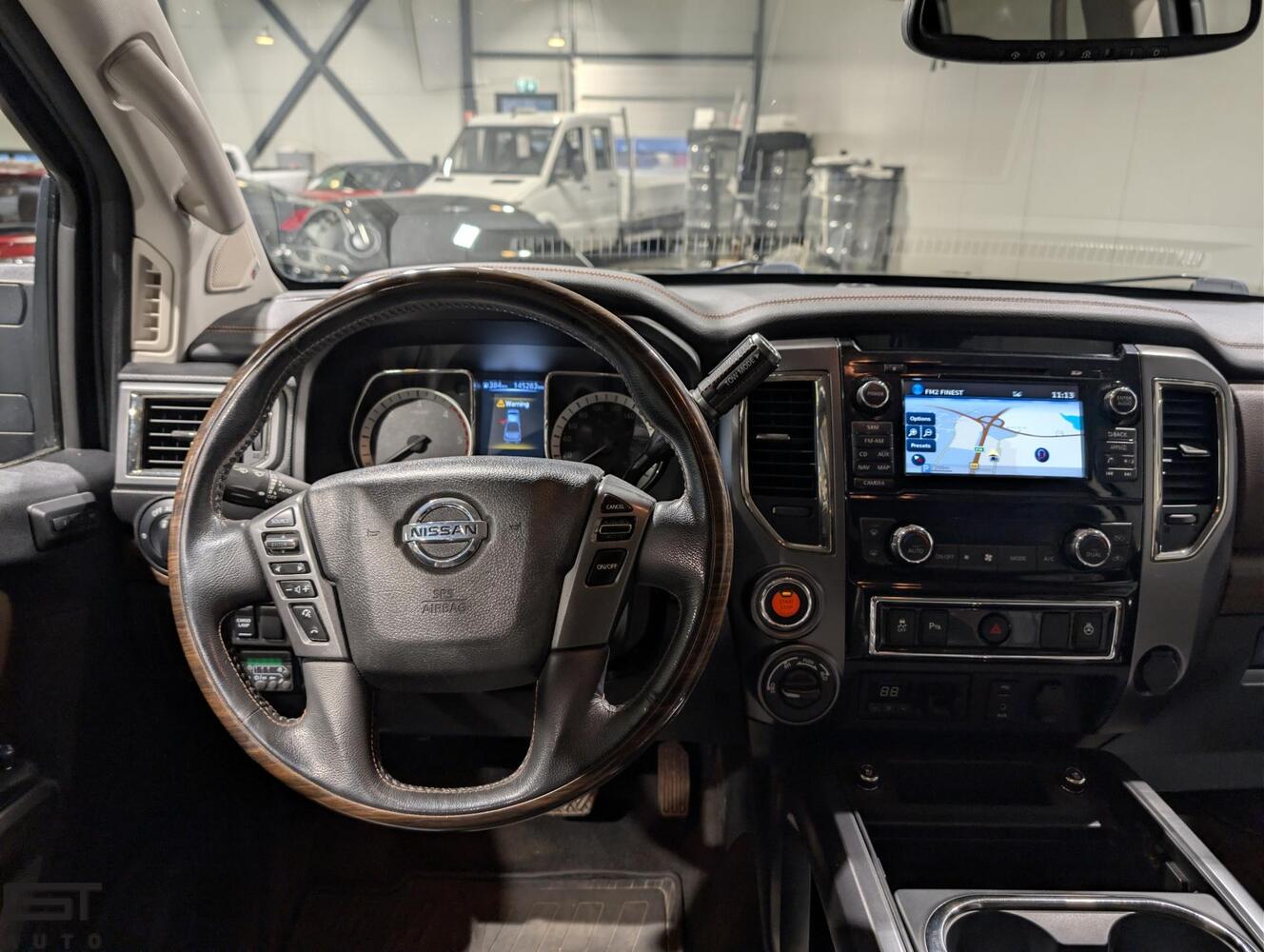Nissan Titan vaihtoauto