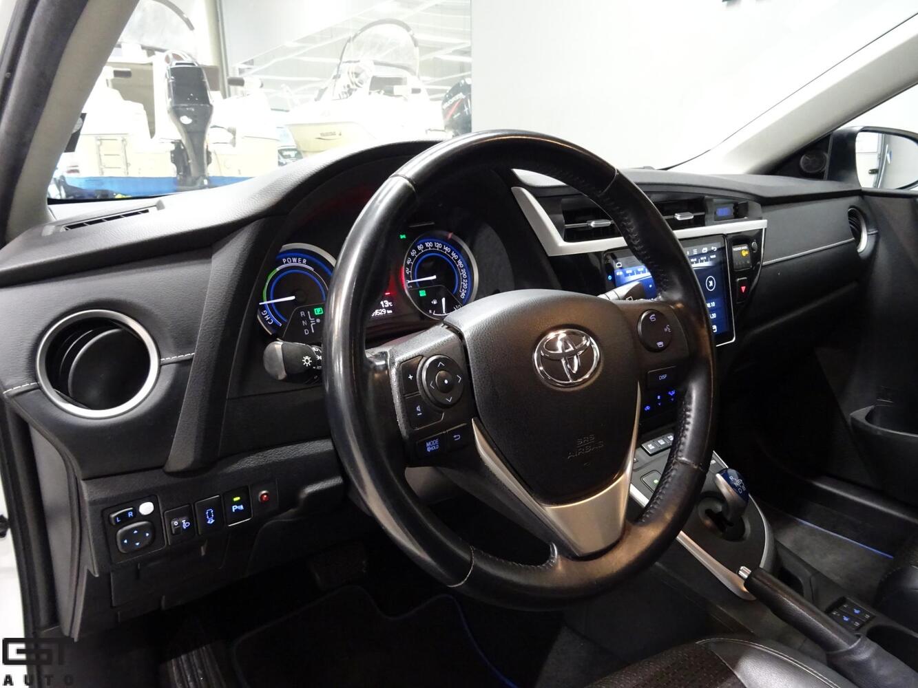Toyota Auris vaihtoauto