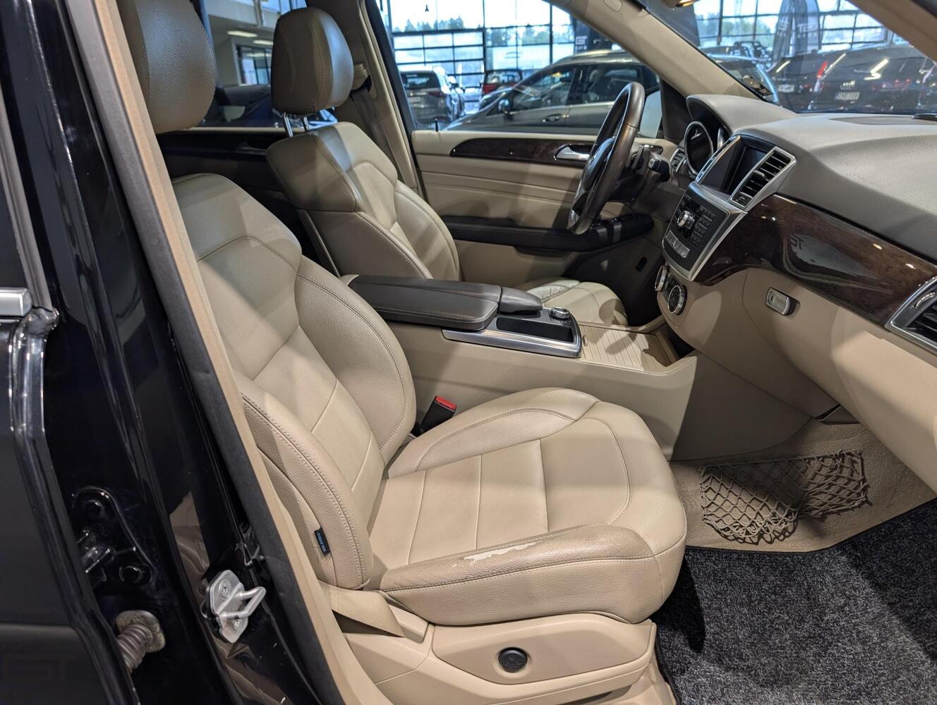 Mercedes-Benz ML vaihtoauto