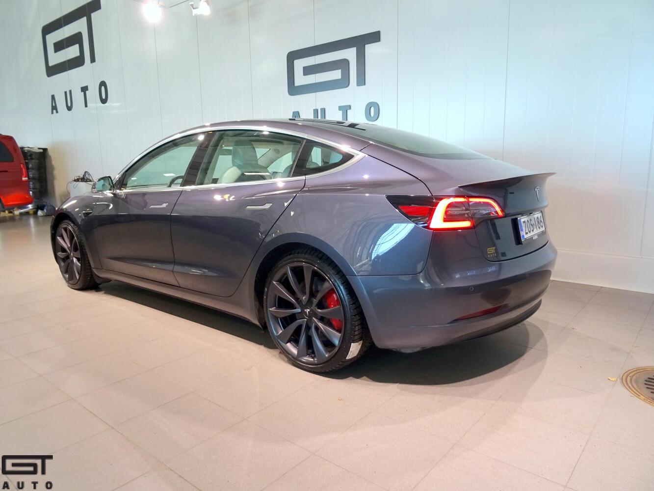 Tesla Model 3 vaihtoauto