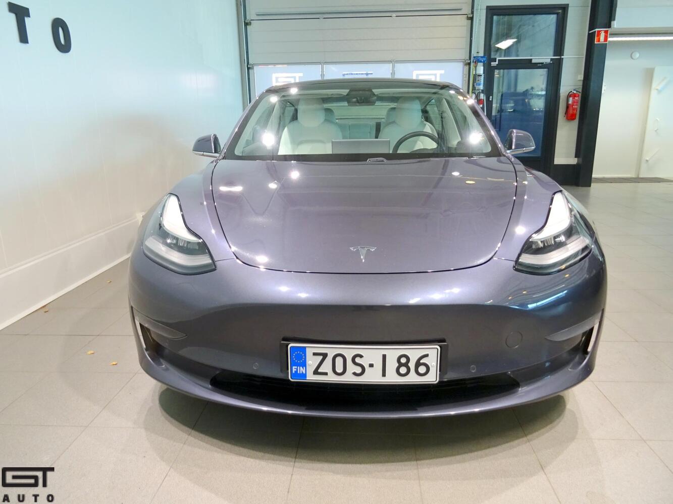 Tesla Model 3 vaihtoauto