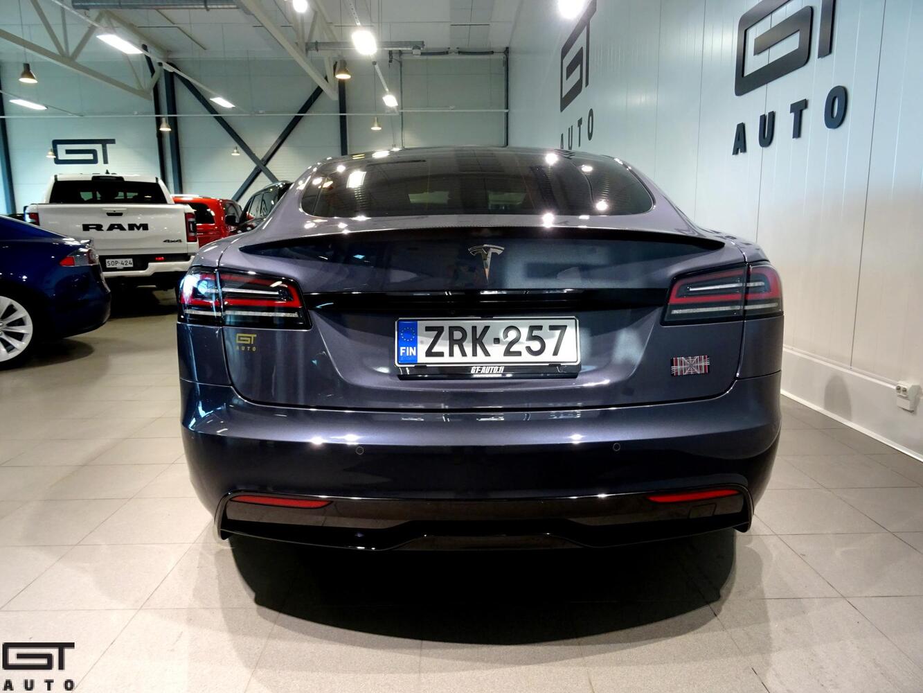 Tesla Model S vaihtoauto