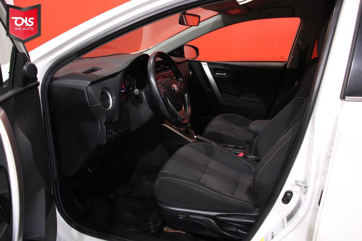 Toyota Auris vaihtoauto