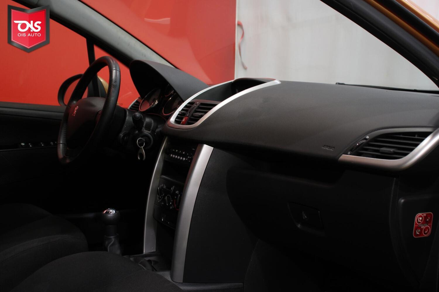 Peugeot 207 vaihtoauto