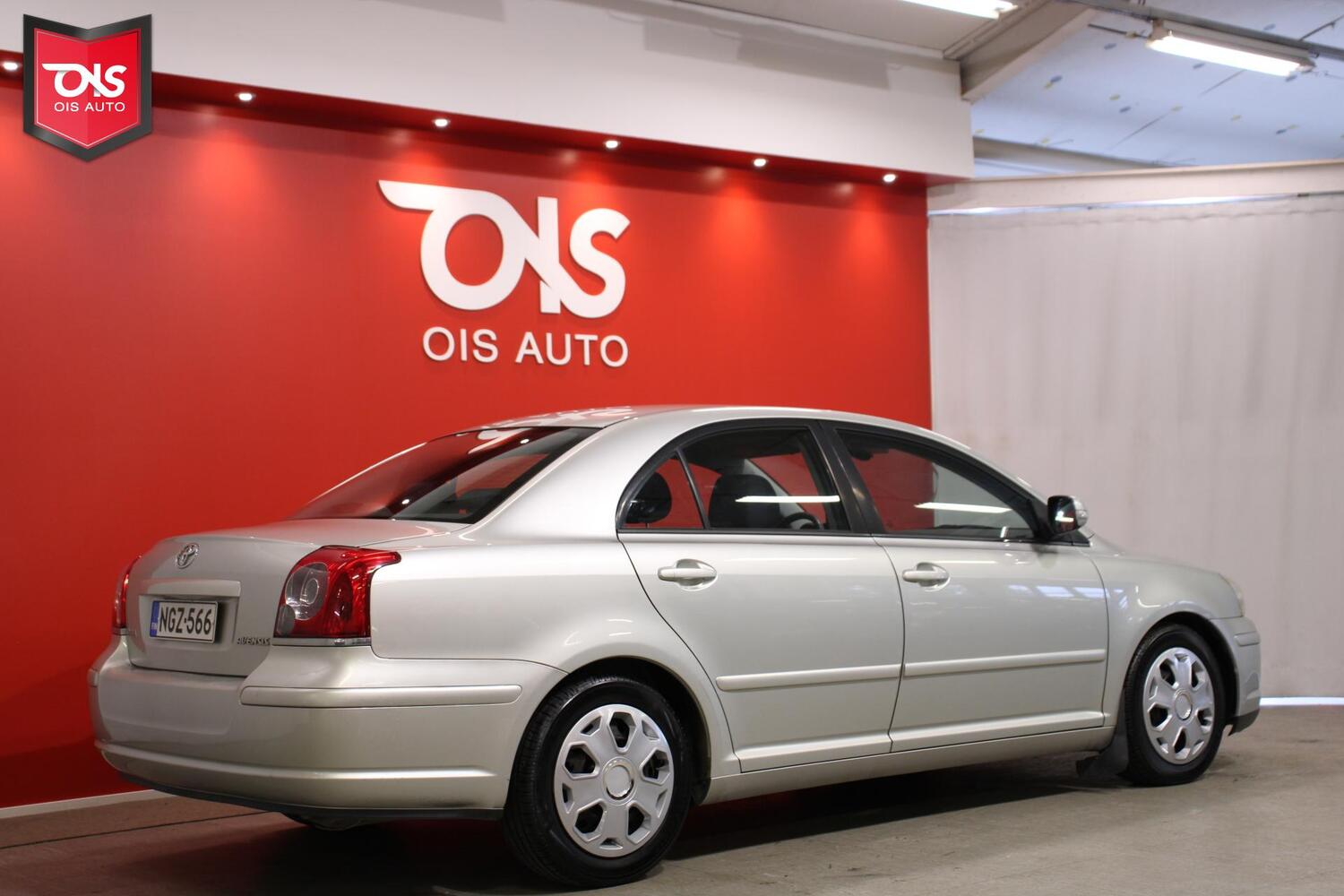 Toyota Avensis vaihtoauto
