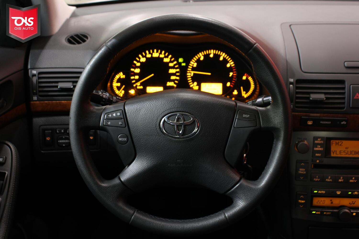 Toyota Avensis vaihtoauto