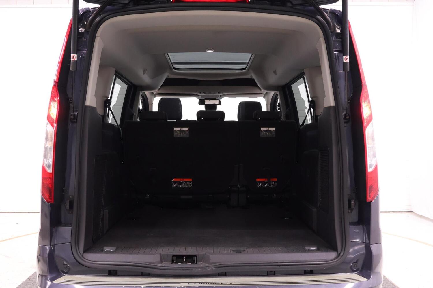 Ford Grand Tourneo Connect vaihtoauto