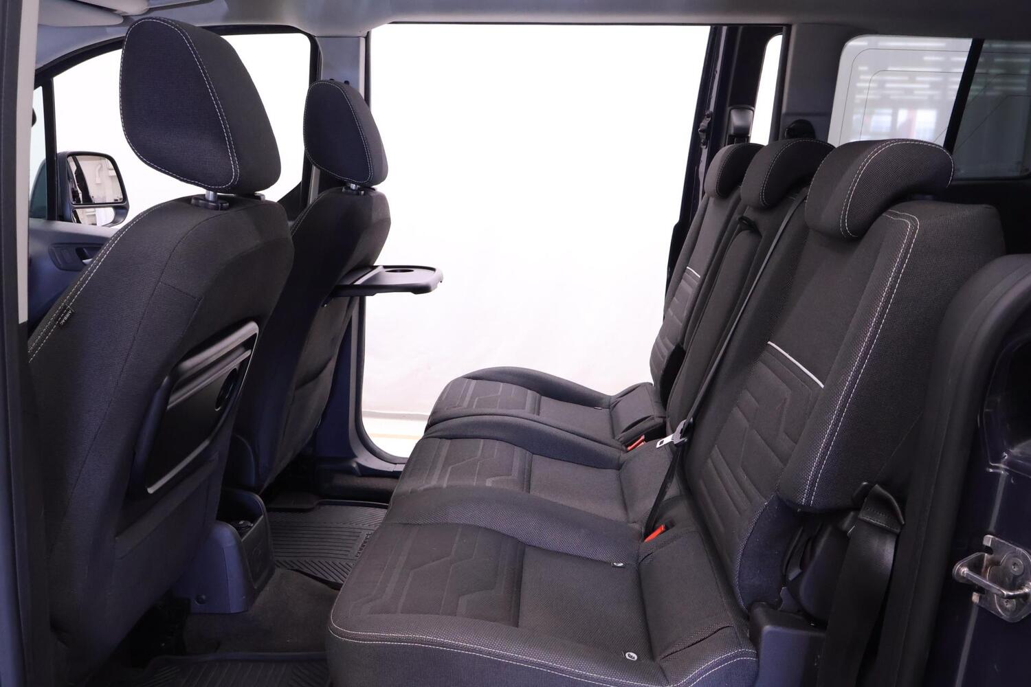 Ford Grand Tourneo Connect vaihtoauto