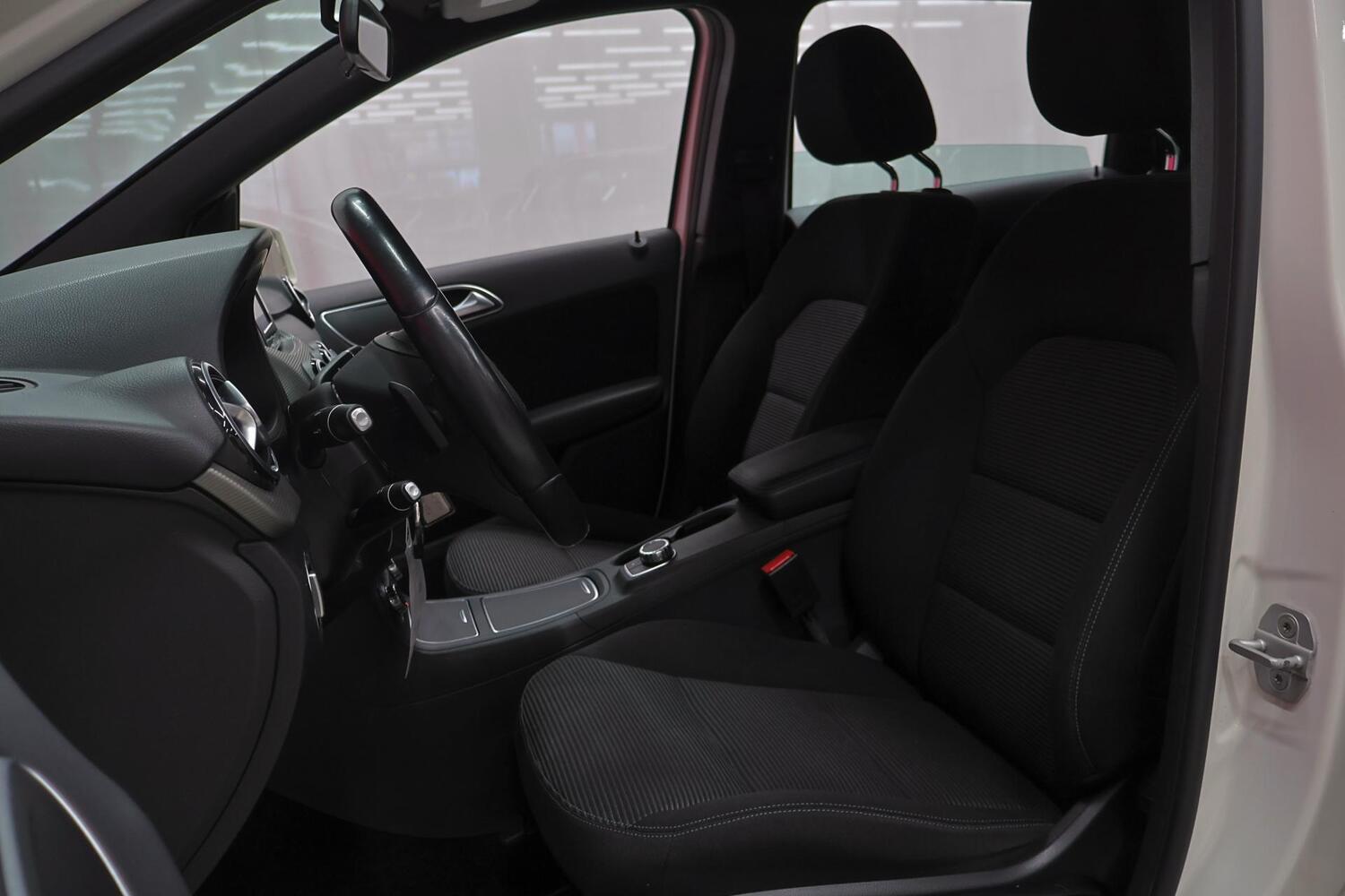 Mercedes-Benz B vaihtoauto