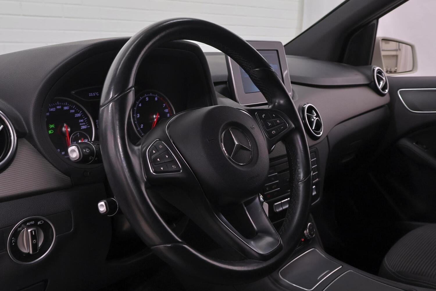 Mercedes-Benz B vaihtoauto