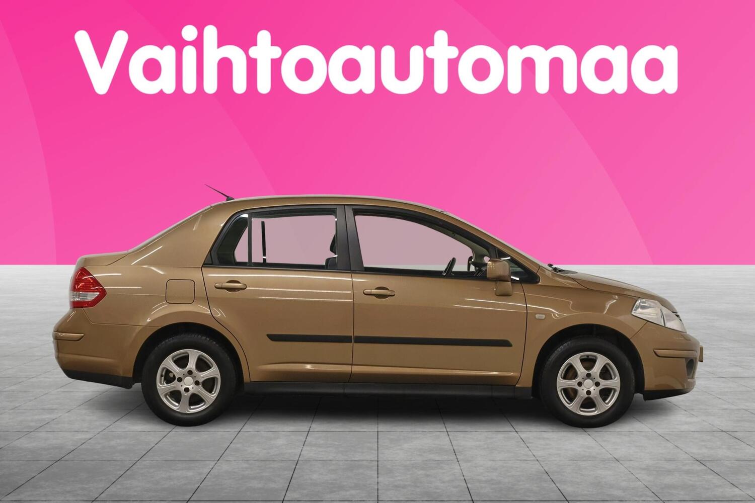 Nissan Tiida vaihtoauto