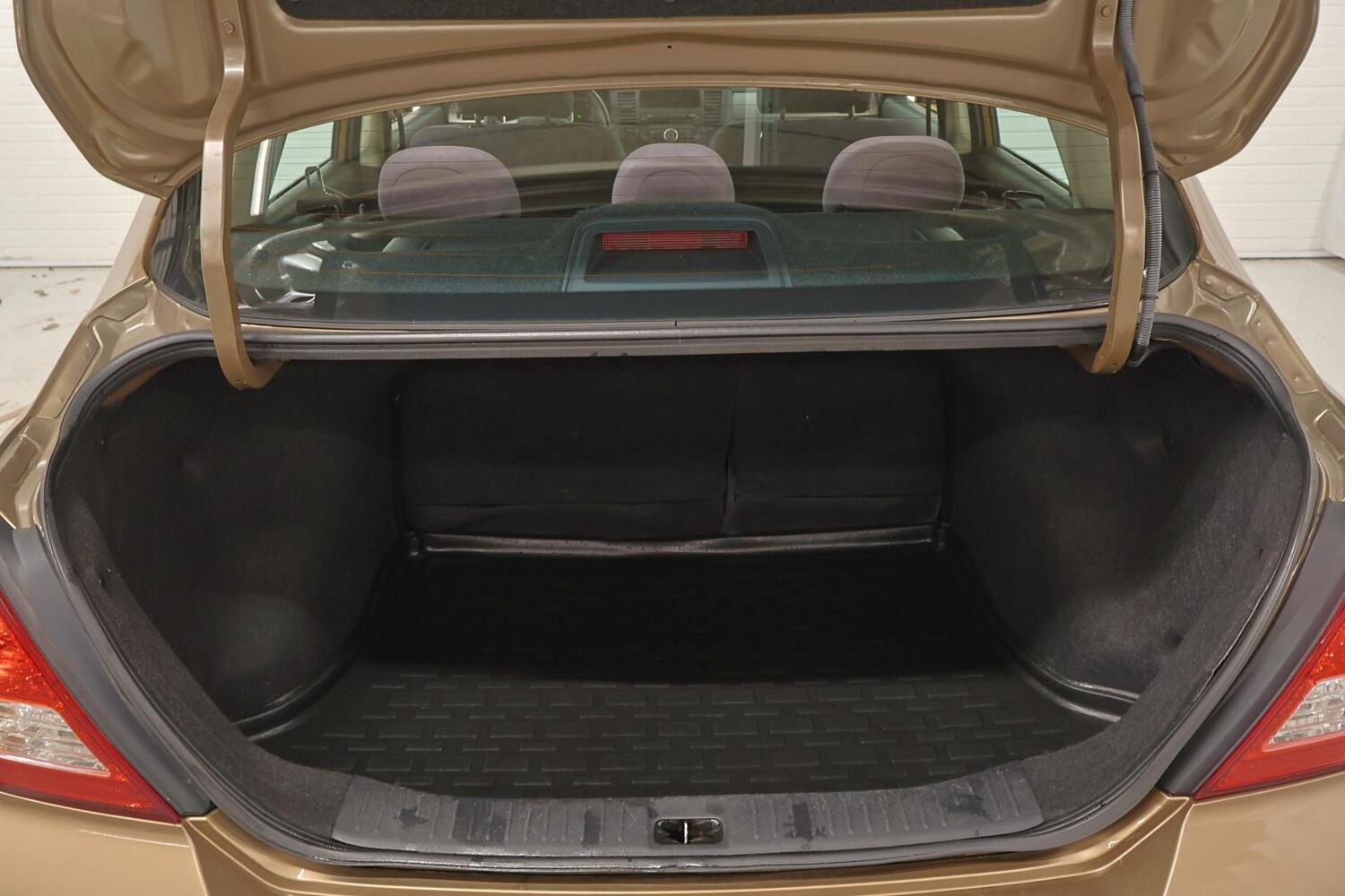 Nissan Tiida vaihtoauto