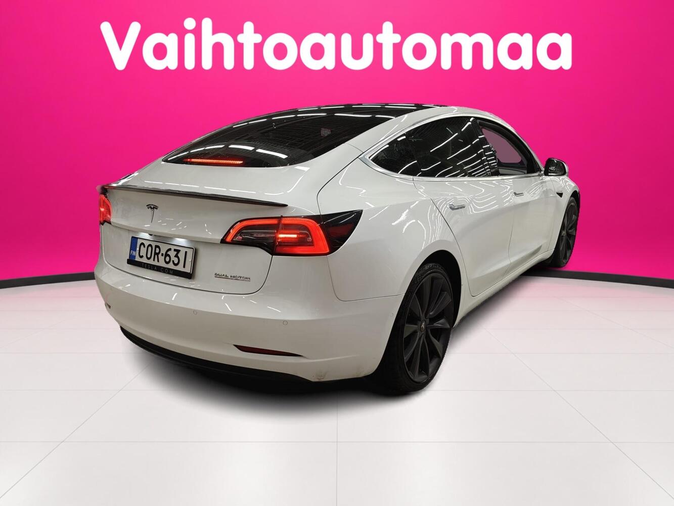 Tesla Model 3 vaihtoauto