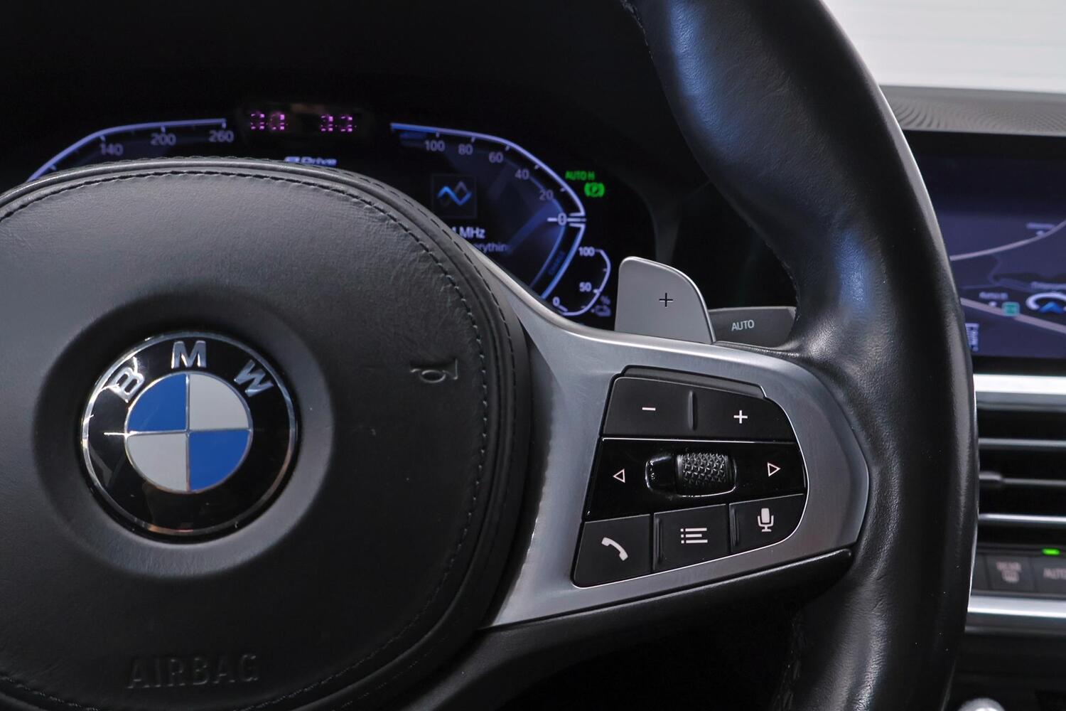 BMW 330 vaihtoauto